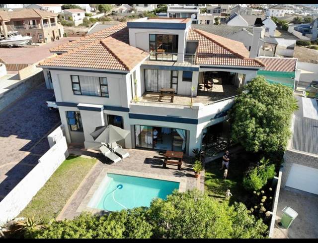 8 BEDROOM HOUSE FOR SALE IN MYBURGH PARK